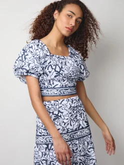 Embroidered Floral Cropped Cotton Blouse|Misook Clearance