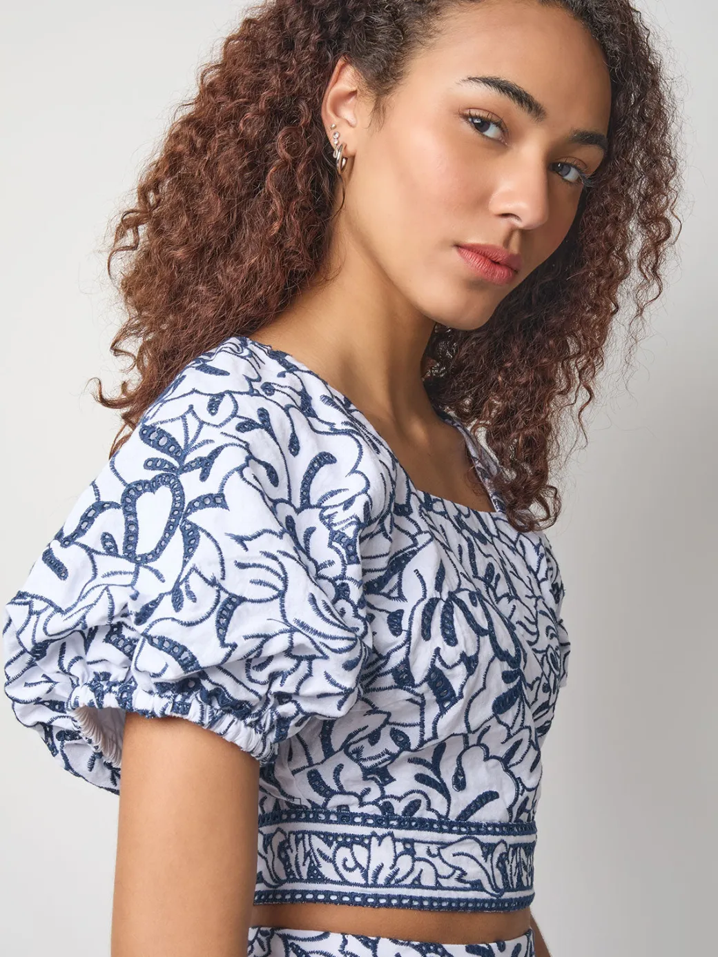 Embroidered Floral Cropped Cotton Blouse|Misook Clearance