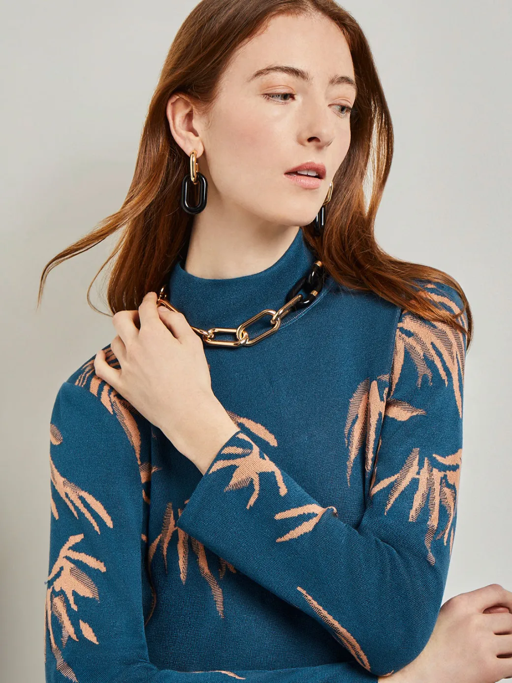 Gold & Black Resin Oval Link Necklace|Misook Best