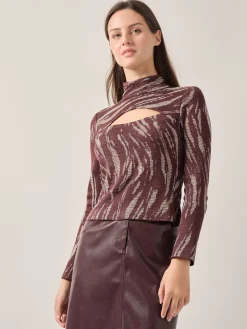 Modern Fit Oval Front Cutout Jacquard Knit Top|Misook Outlet