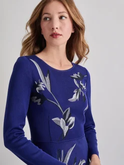 Modern Fit-and-Flare Embroidered Floral Knit Maxi Dress|Misook Hot