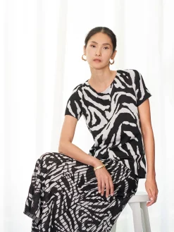 Short Sleeve Zebra Soft Knit Top|Misook Sale