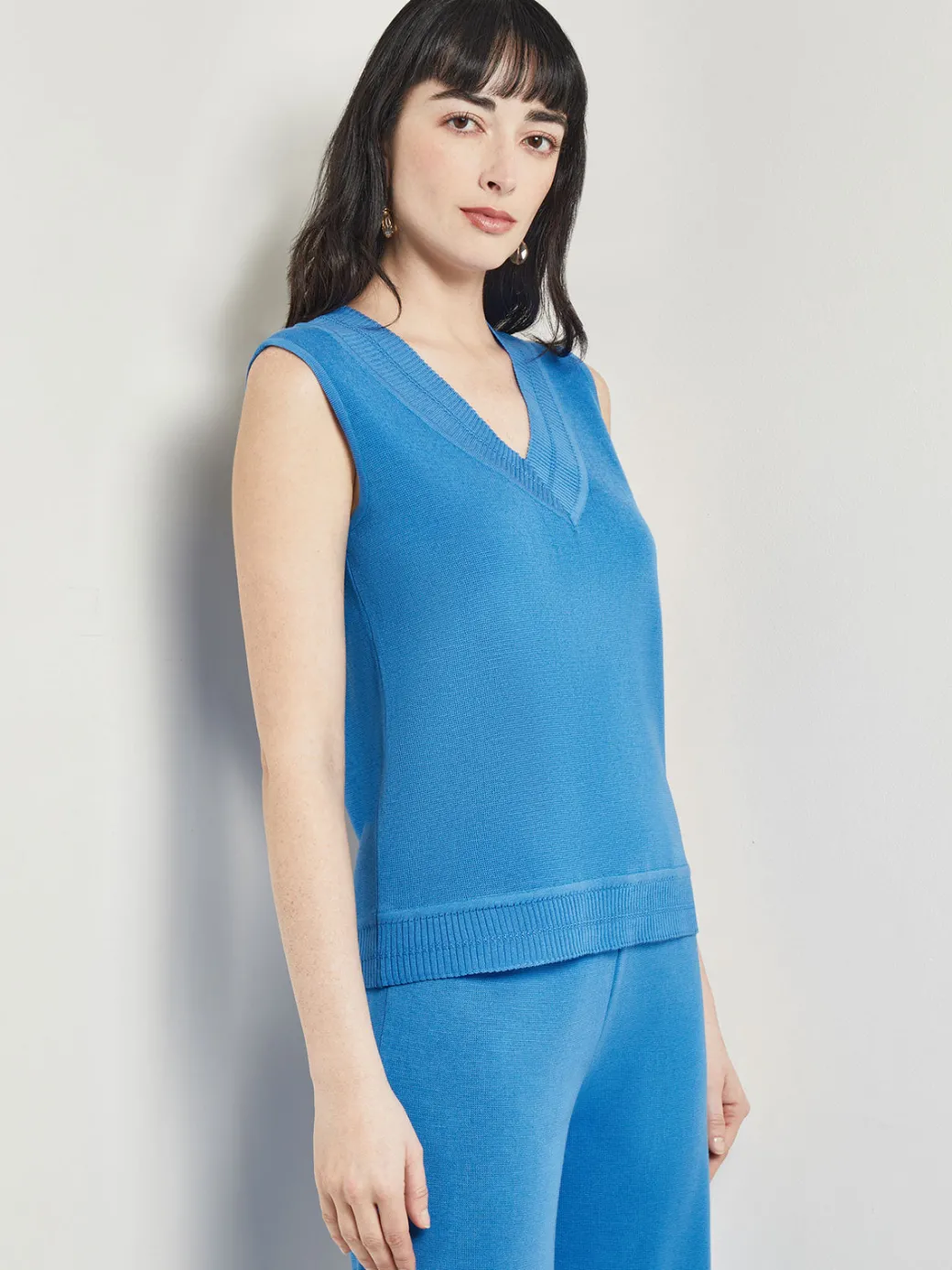 V-Neck Tank - Ribbed Detail Flat Knit|Misook New